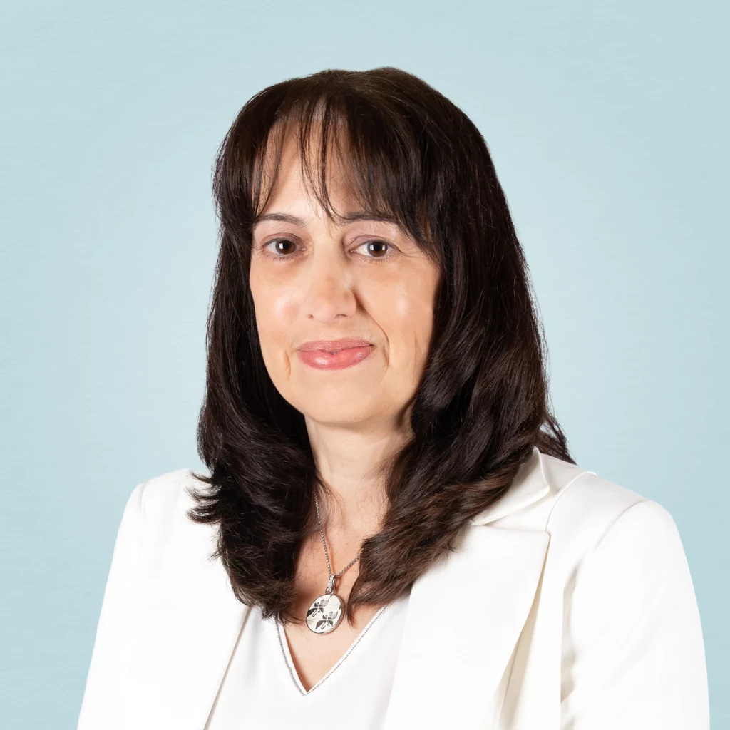 Dr. Susan Sarajari headshot